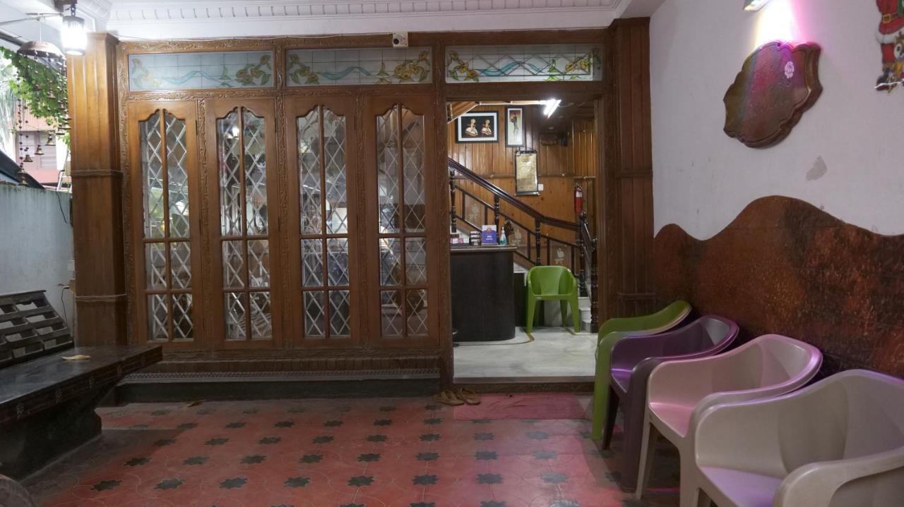 Hotel White Rose Kochi Exterior photo